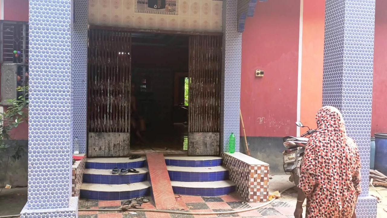কেশবপুরে ভূমি সহকারীর বাড়িতে অজ্ঞান পার্টির হানা