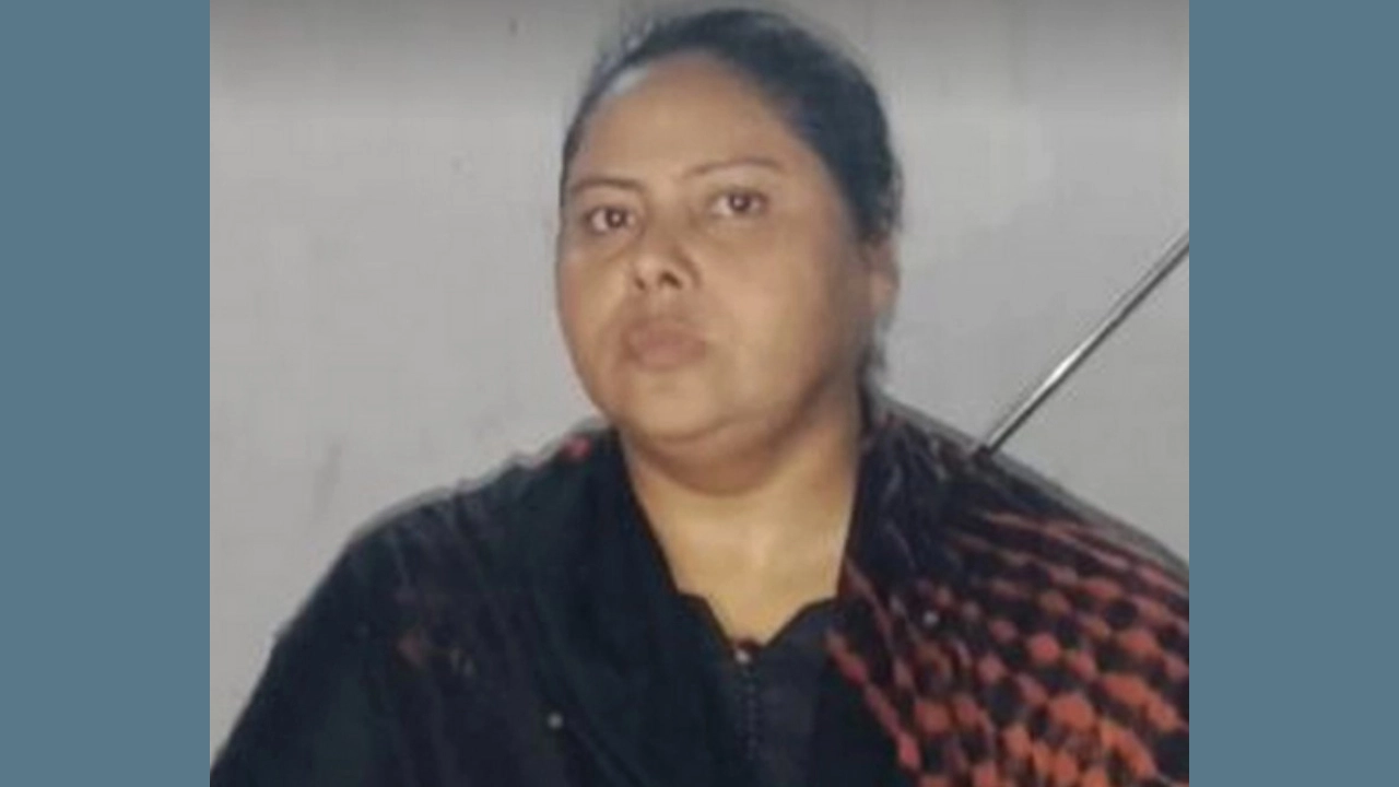 ঋণের প্রলোভনে টাকা আত্মসাত, মাহমুদাসহ তিনজনের বিরুদ্ধে মামলা